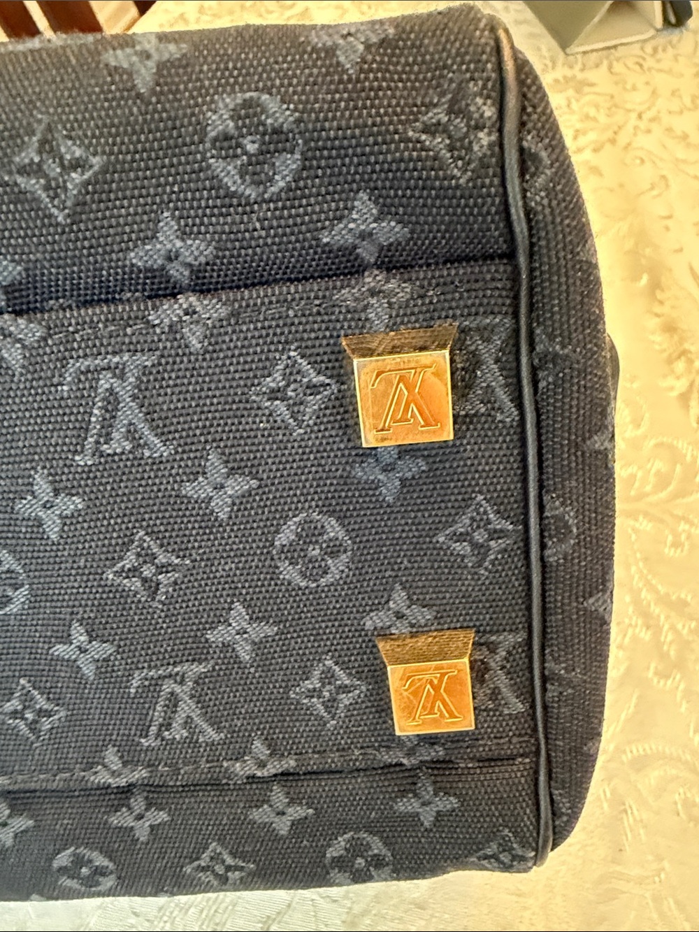 Louis Vuitton Josephine Mini Lin Sachel - Picture 14 of 15